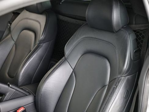 Used 2011 Audi R8 V10 image 29