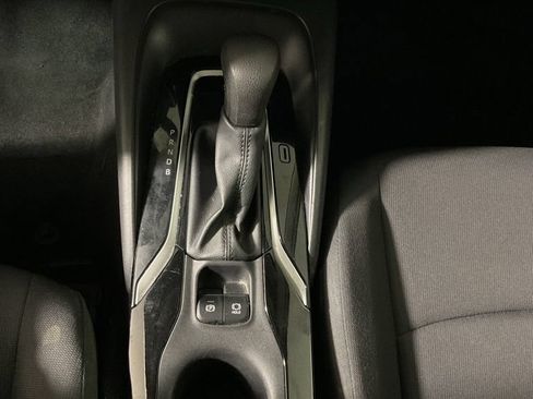Used 2022 Toyota Corolla LE FWD image 29
