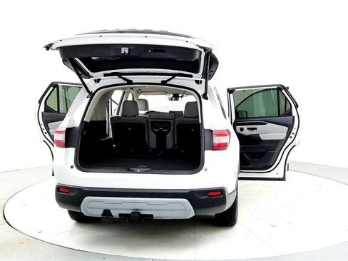 Used 2025 Honda Pilot EX-L image 11