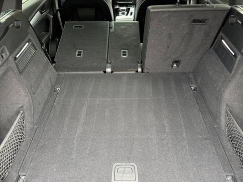 Certified 2025 Audi Q5 2.0T Premium w/ Convenience Plus Package image 12