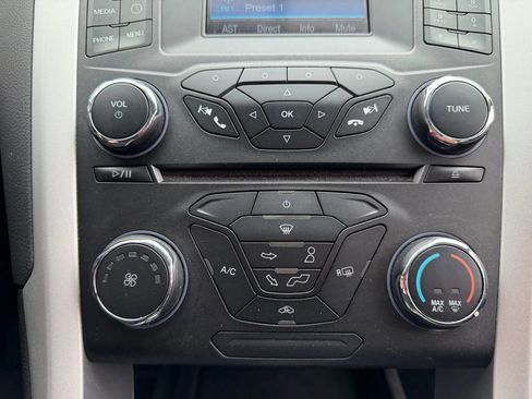 Used 2015 Ford Fusion SE image 23