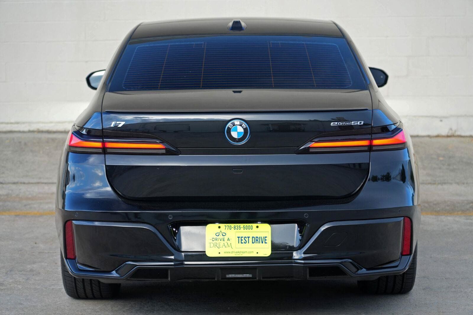 Used 2024 BMW i7 eDrive50 w/ M Sport Package RWD image 57