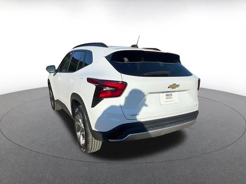 Used 2025 Chevrolet Trax LT image 11