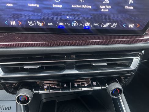 Used 2024 Chevrolet Traverse RS w/ LPO, Floor Liner Package image 34