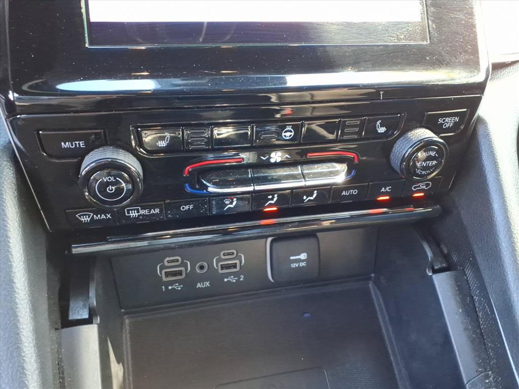 Used 2024 Jeep Grand Cherokee L Laredo AWD/4WD image 11