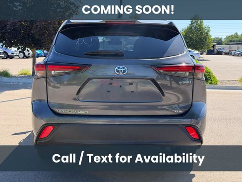 Used 2024 Toyota Highlander XLE AWD/4WD image 6