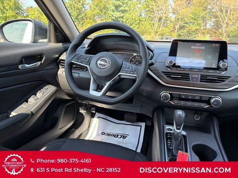 New 2025 Nissan Altima 2.5 SV image 32