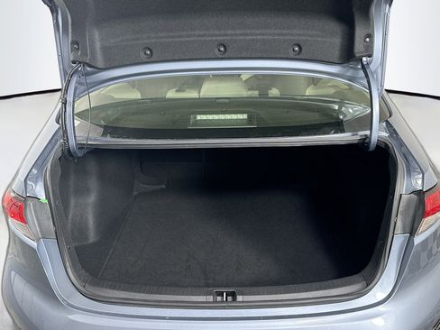 Used 2022 Toyota Corolla LE image 29