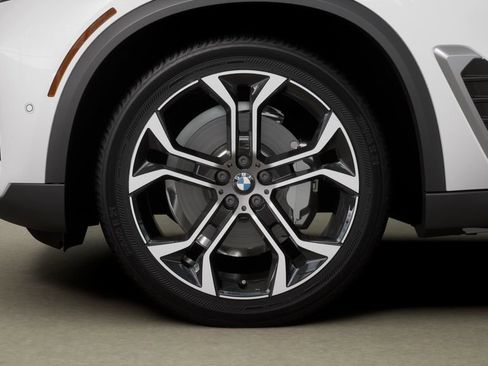 Used 2026 BMW X5 xDrive40i w/ Climate Comfort Package image 32