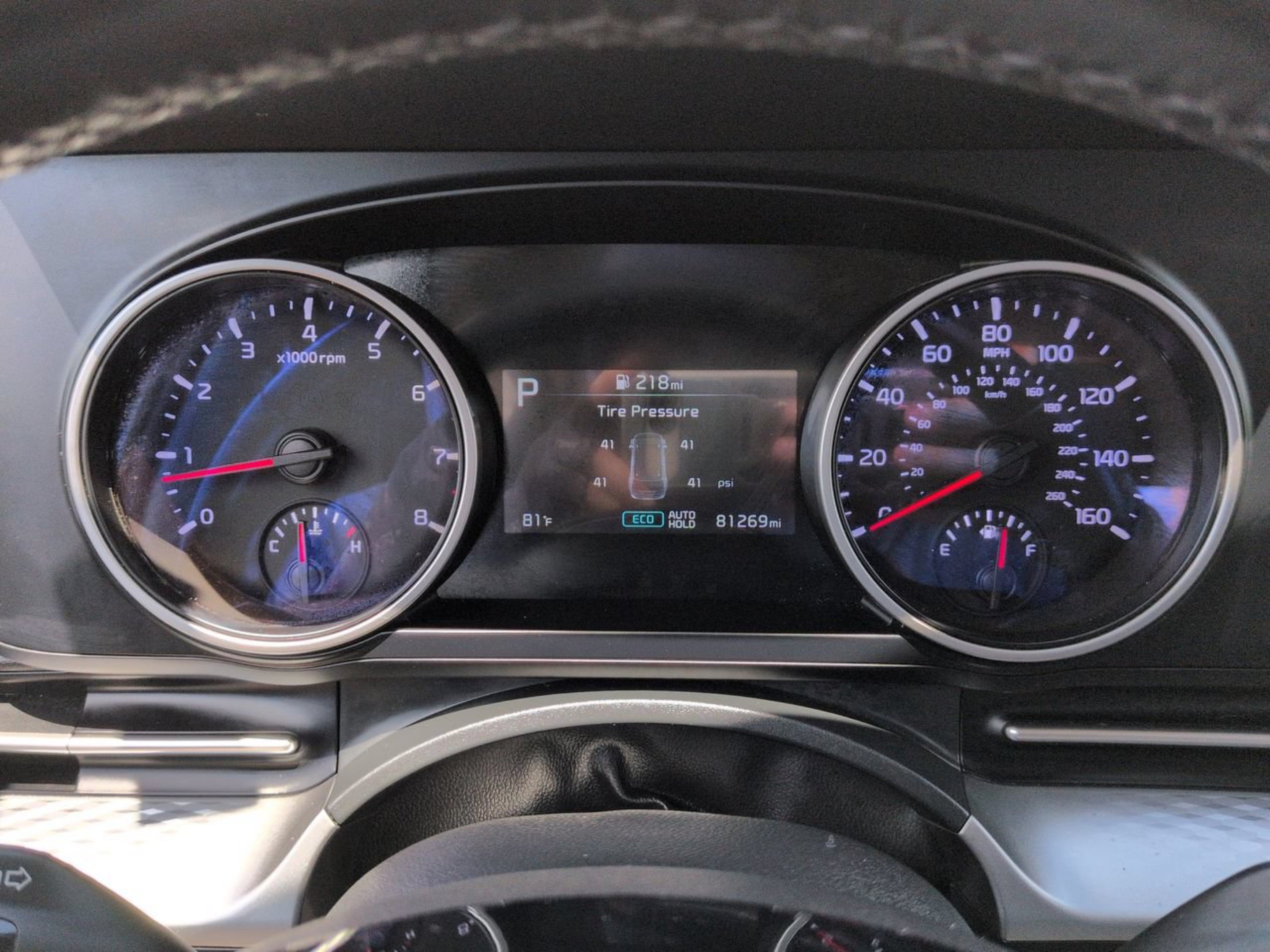 Used 2023 Kia Carnival LX FWD image 32