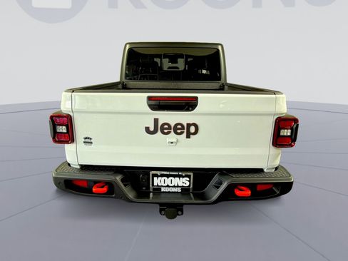 Used 2025 Jeep Gladiator Mojave w/ Safety Group image 5