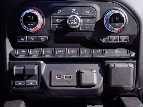 Used 2020 GMC Sierra 1500 AT4 w/ AT4 Premium Package AWD/4WD image 20