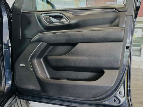 Used 2023 GMC Yukon XL SLT AWD/4WD image 38