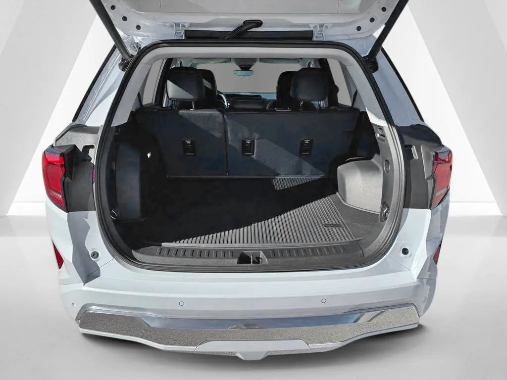 New 2027 GMC Terrain Denali w/ LPO, Floor Liner Package AWD/4WD image 30