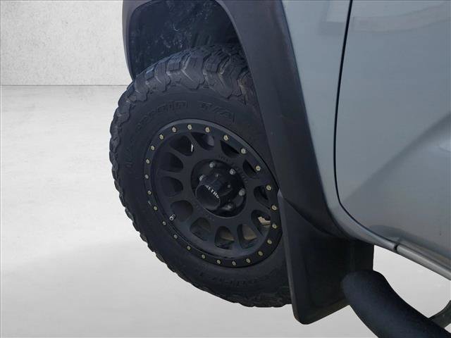 Used 2020 Toyota Tacoma SR5 RWD image 10