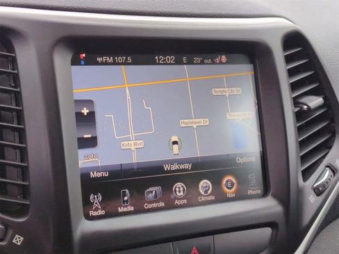 Used 2015 Jeep Cherokee Trailhawk w/ Cold Weather Group image 28