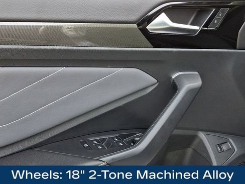 Used 2025 Volkswagen Jetta SEL image 15