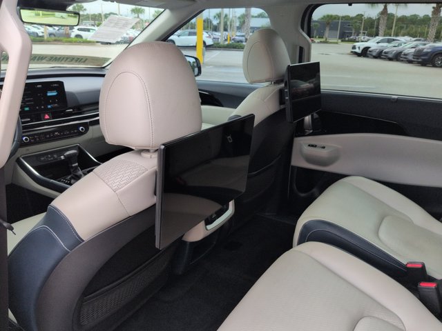 Used 2025 Kia Carnival SX Prestige FWD image 16