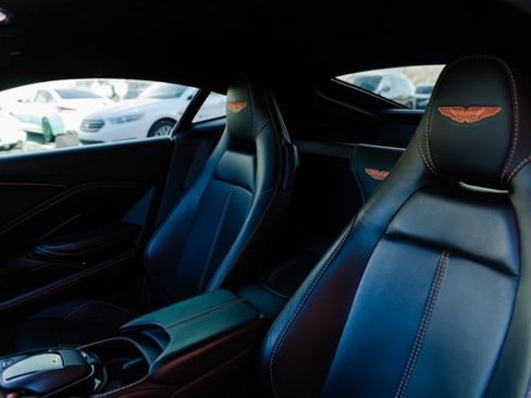 Used 2020 Aston Martin V8 Vantage Coupe image 18