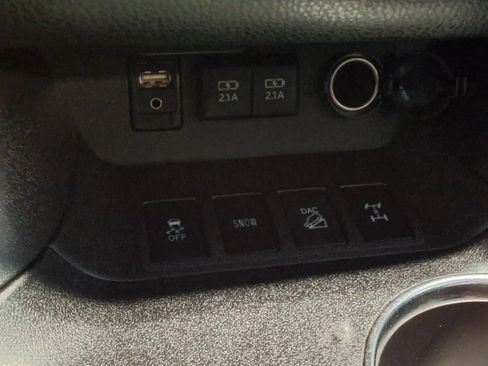 Used 2017 Toyota Highlander XLE AWD/4WD image 26