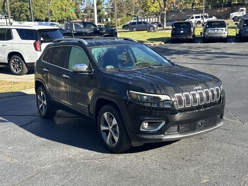 Used 2021 Jeep Cherokee Limited image 3