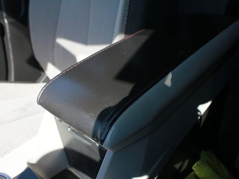 Used 2010 Chevrolet Equinox LT AWD/4WD image 19