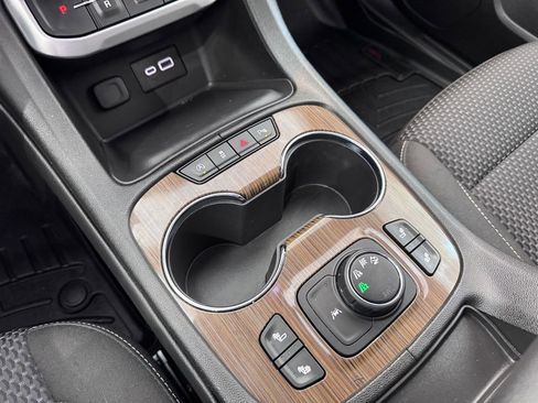 Certified 2023 GMC Acadia SLE w/ Driver Convenience Package image 25