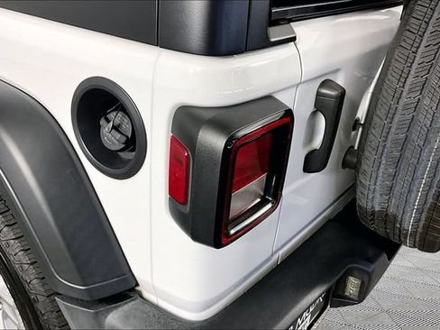 Used 2023 Jeep Wrangler Sport AWD/4WD image 18