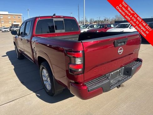 Used 2022 Nissan Frontier SV image 3