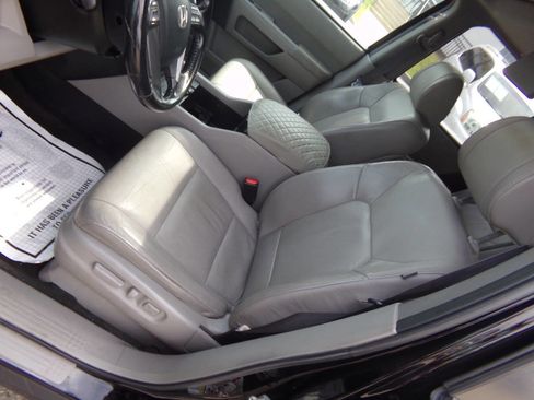 Used 2010 Honda Pilot EX-L image 11