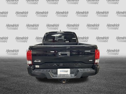 Used 2022 Toyota Tacoma SR5 w/ Technology Package AWD/4WD image 9