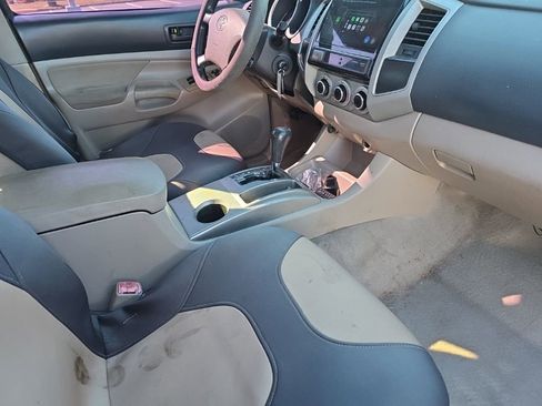 Used 2005 Toyota Tacoma PreRunner image 14