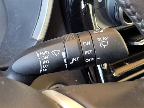 Certified 2022 Toyota Highlander XLE image 31