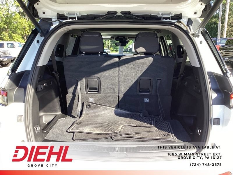 Used 2023 Jeep Grand Cherokee L Laredo w/ Luxury Tech Group I AWD/4WD image 14