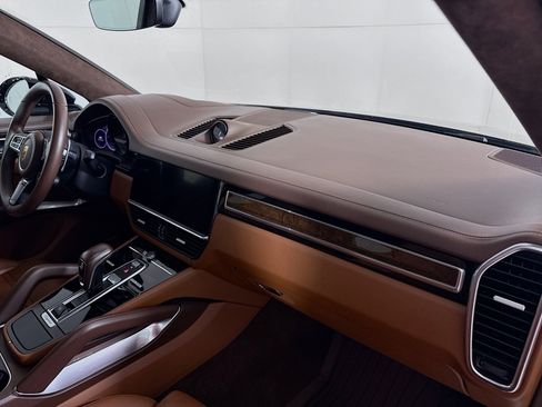 Certified 2021 Porsche Cayenne Turbo image 29