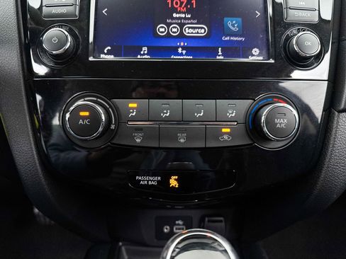 Used 2020 Nissan Rogue S image 23