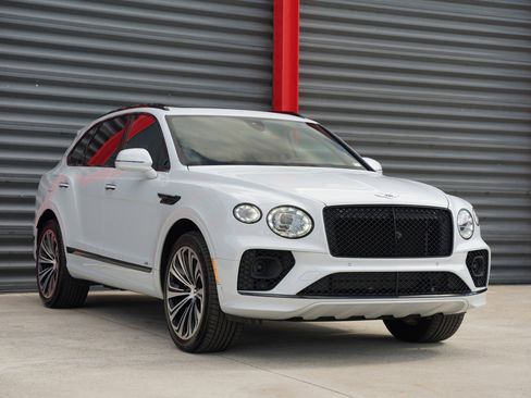 Used 2021 Bentley Bentayga V8 w/ First Edition Specification image 8