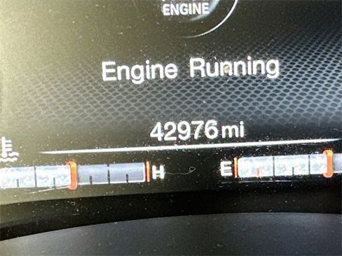 Used 2022 Jeep Renegade Limited w/ Sun, Sound & Wheels Group image 17