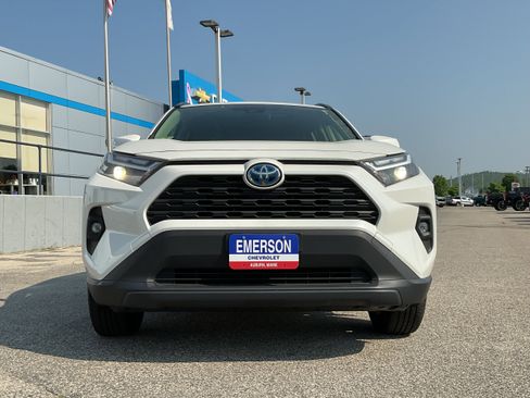 Used 2022 Toyota RAV4 XLE Premium image 6