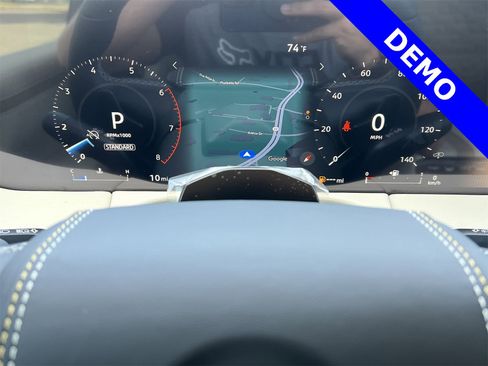 New 2025 Nissan Armada Platinum Reserve image 16