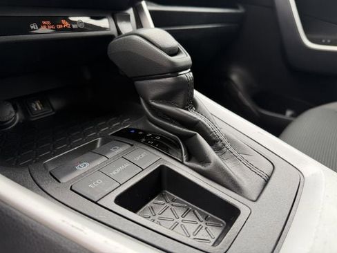 Certified 2025 Toyota RAV4 LE image 19