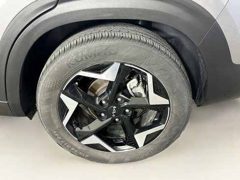 Used 2025 Kia Seltos S image 11