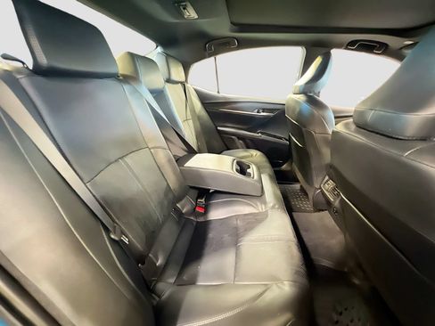 Used 2025 Toyota Camry XSE FWD image 26