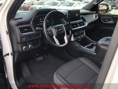 Used 2022 GMC Yukon XL SLE w/ Gmc Pro Safety Plus Package RWD image 10