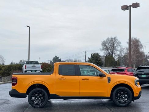 New 2026 Ford Maverick Lariat w/ Black Appearance Package image 2