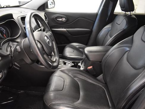 Used 2019 Jeep Cherokee Limited AWD/4WD image 22