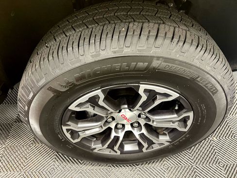 Used 2023 GMC Canyon AT4 w/ AT4 Premium Package image 37