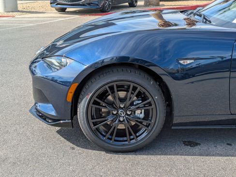 New 2026 MAZDA MX-5 Miata Club w/ Interior Package RWD image 15