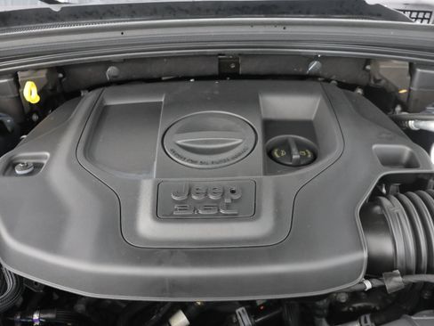 Used 2024 Jeep Grand Cherokee Summit AWD/4WD image 27