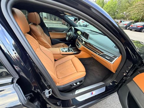 Used 2019 BMW 750i xDrive w/ Executive Package AWD/4WD image 15